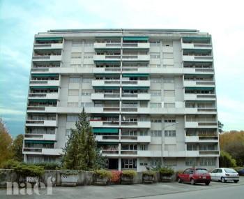 Place de parc extérieure