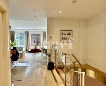 Beau duplex en souplex de 6 pièces avec terrasses et ...