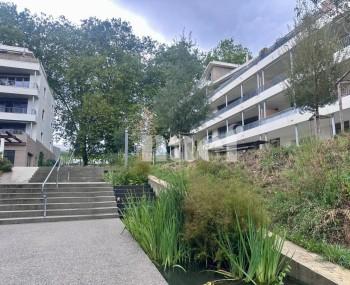 Bel appartement avec grand balcon - au coeur de Satigny...
