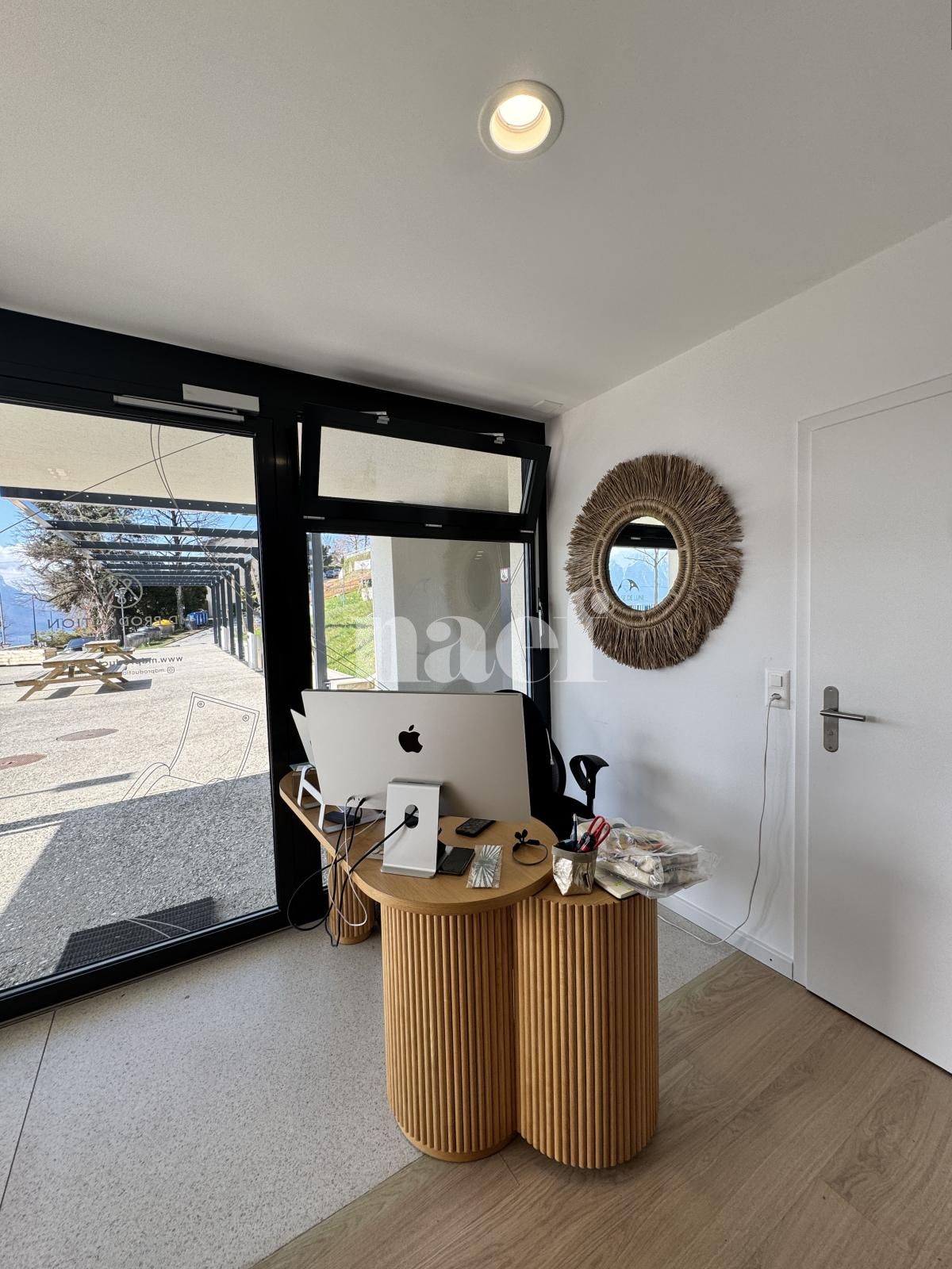 À louer : Surface Commerciale Arcade Jongny - Ref : 208860.1 | Naef Immobilier