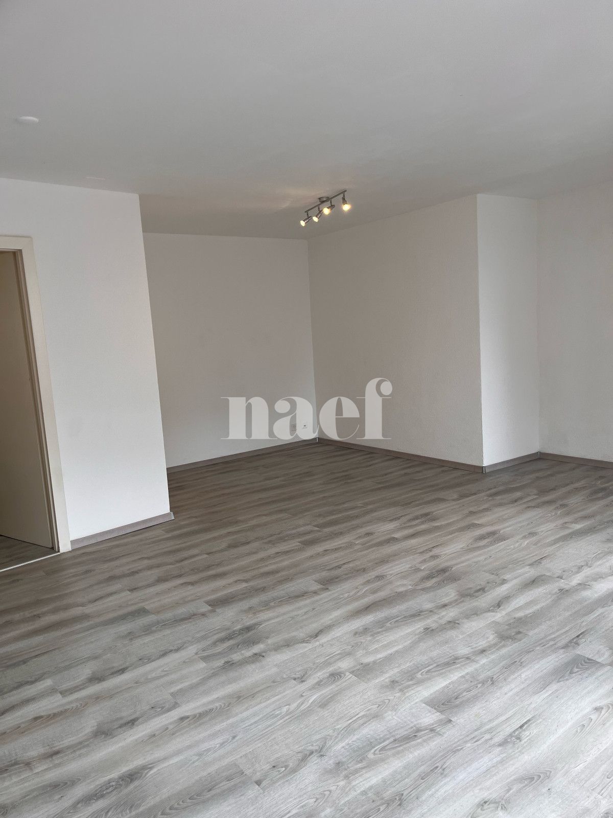 À louer : Surface Commerciale Arcade Corcelles NE - Ref : 219604.1 | Naef Immobilier