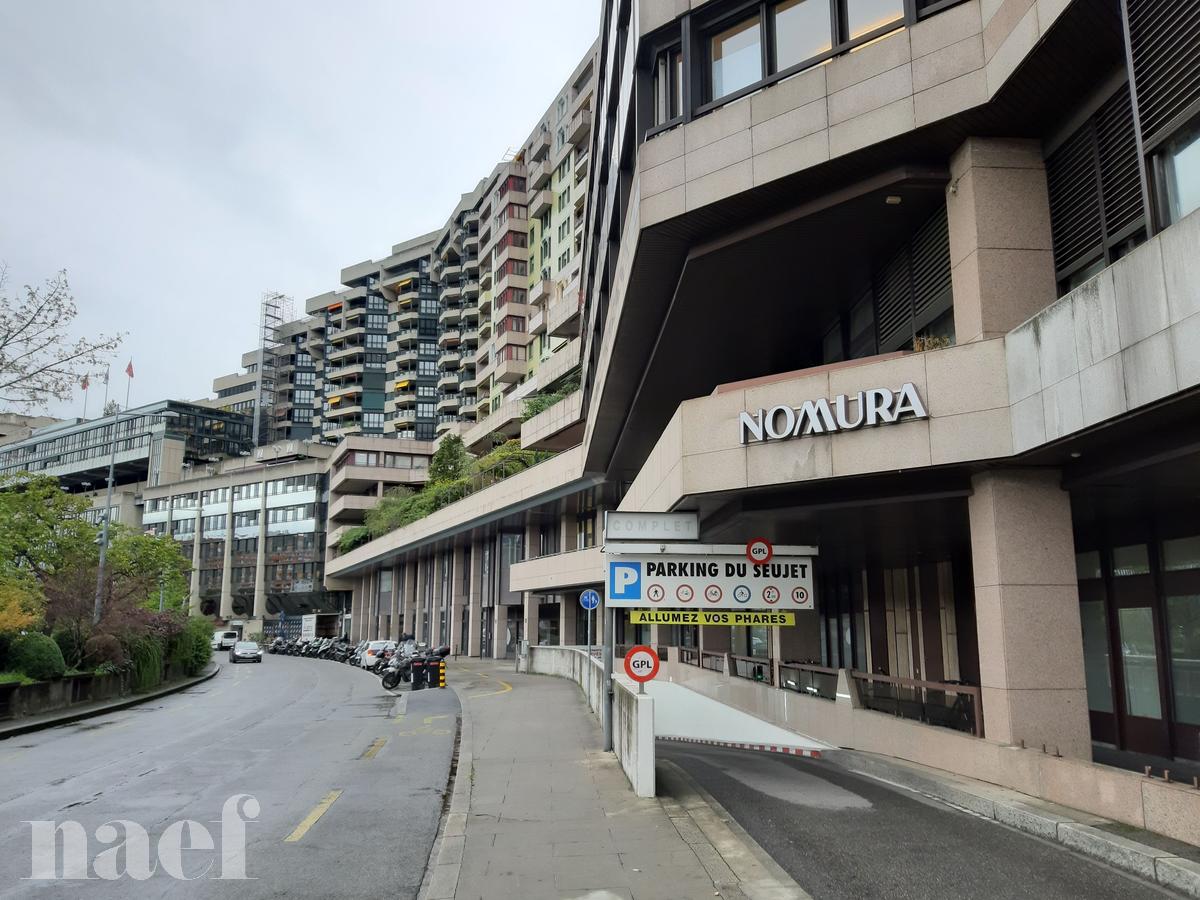 À louer : Parking place-moto Genève - Ref : 261043.61702 | Naef Immobilier
