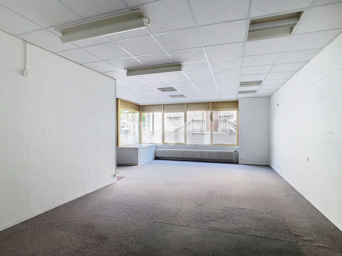 À louer : Surface Commerciale Arcade Aigle - Ref : EC.38575 | Naef Immobilier