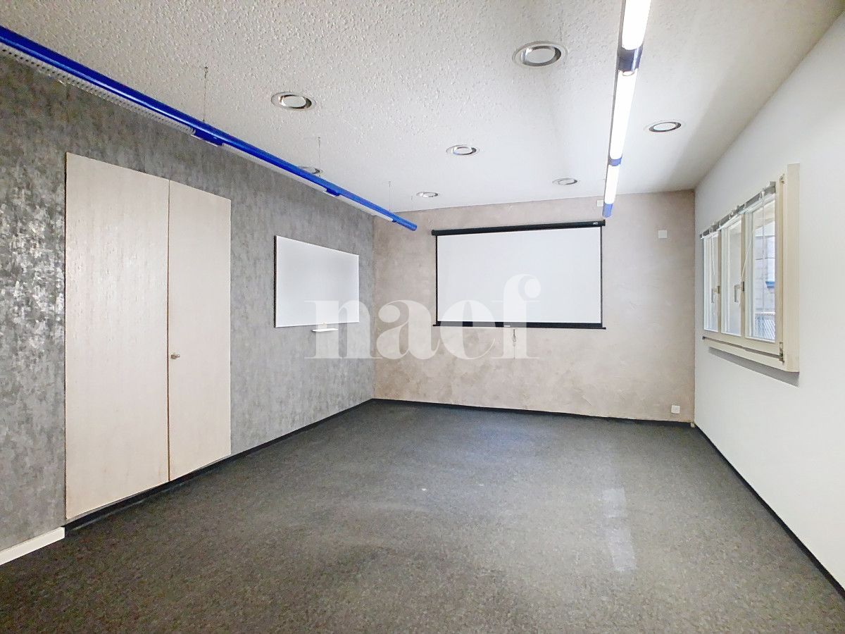 À louer : Surface Commerciale Arcade Aigle - Ref : EC.38575 | Naef Immobilier