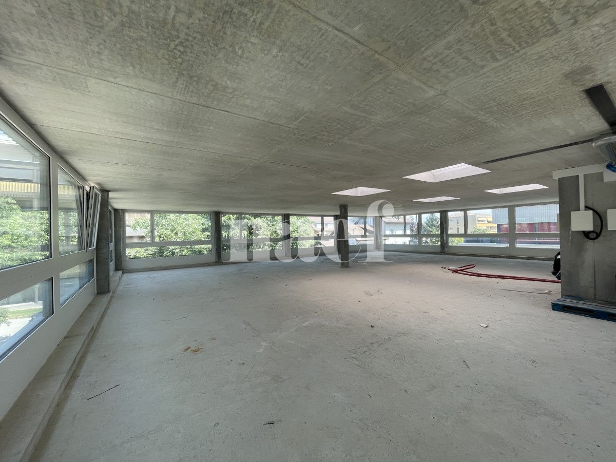 À louer : Surface Commerciale Bureau Gland - Ref : EC.40292 | Naef Immobilier