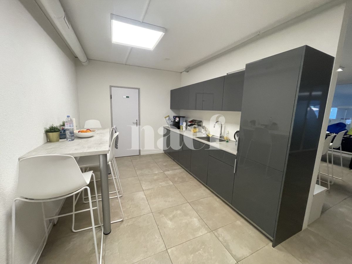 À louer : Surface Commerciale Bureau Gland - Ref : EC.41564 | Naef Immobilier