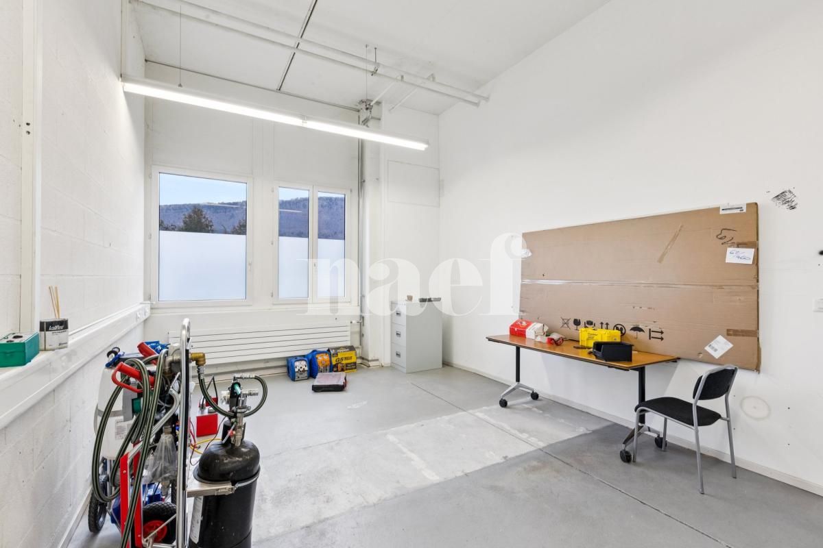 À louer : Dépôt Marin Epagnier - Ref : EC.43092 | Naef Immobilier