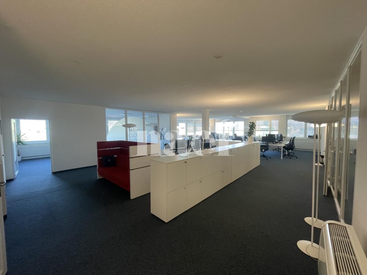 À louer : Surface Commerciale Bureau Gland - Ref : EC.45010 | Naef Immobilier
