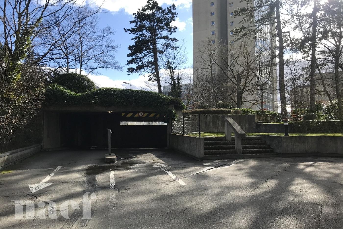 À louer : Parking couvert Genève - Ref : 21121 | Naef Immobilier
