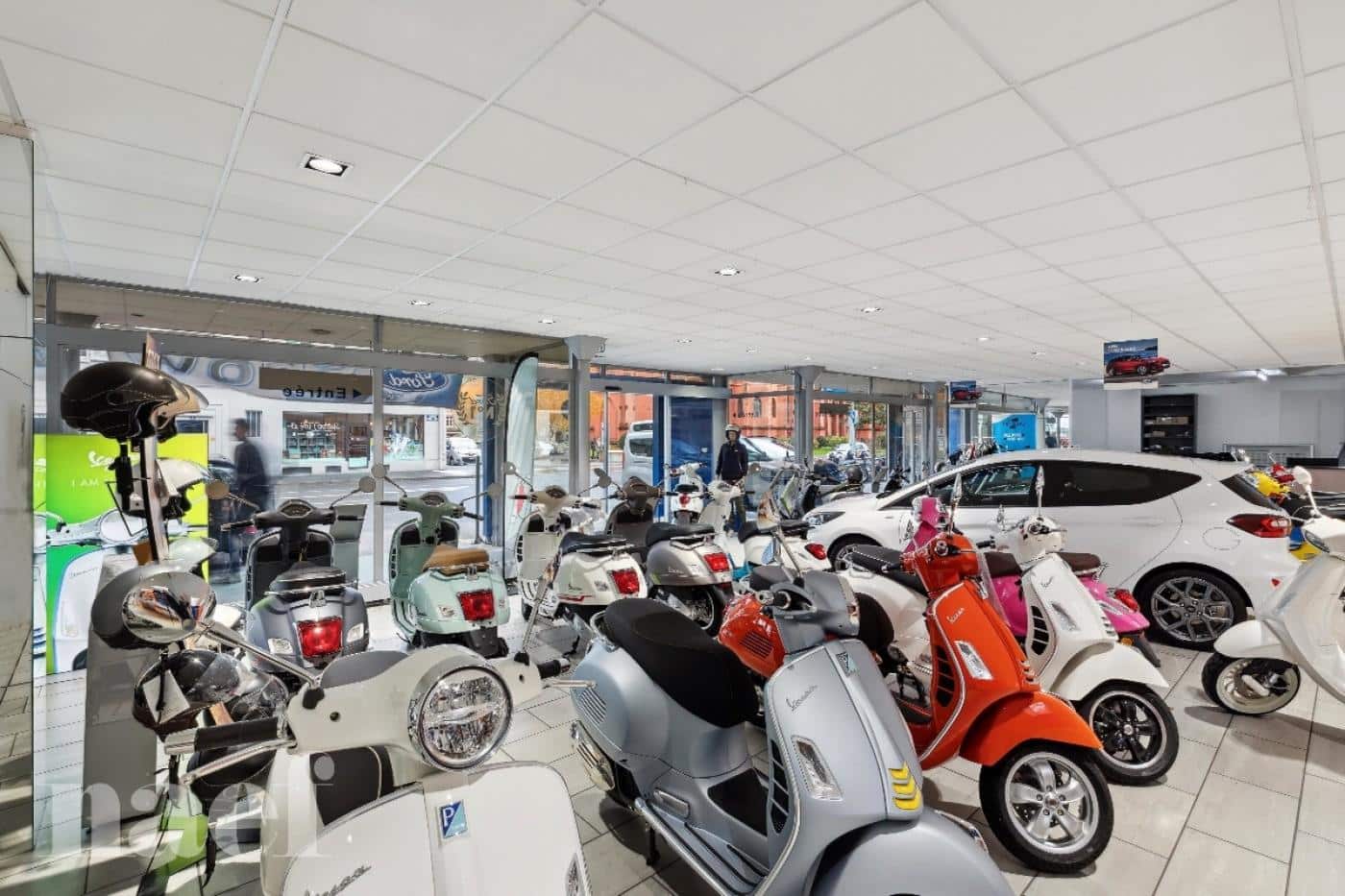 À louer : Surface Commerciale Arcade Neuchâtel - Ref : 45388 | Naef Immobilier