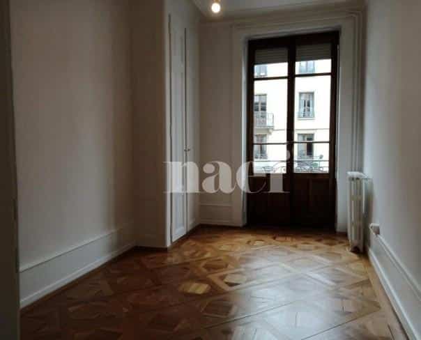 À louer : Appartement 5 Pieces Genève - Ref : 211200.2001 | Naef Immobilier