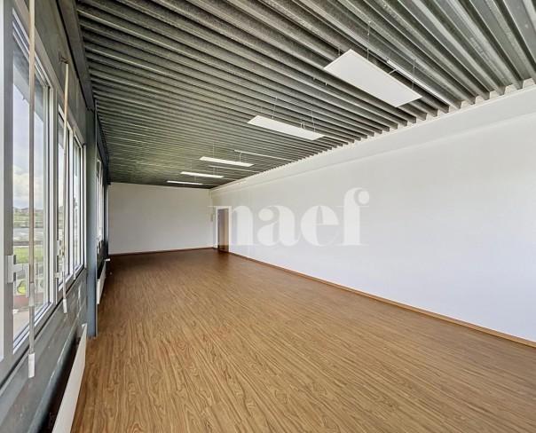 À louer : Surface Commerciale Atelier Lonay - Ref : 214632.1010 | Naef Immobilier