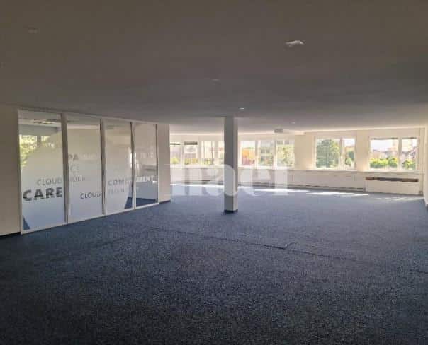 À louer : Surface Commerciale Bureau Gland - Ref : EC.45010 | Naef Immobilier