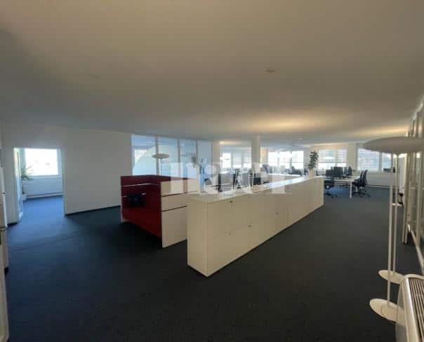 À louer : Surface Commerciale Bureau Gland - Ref : EC.45010 | Naef Immobilier